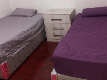 2 Bedroom Flat & Apartment