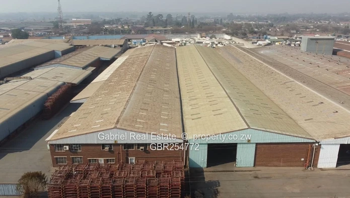 Conveniently located Warehouse & Factory along Glenagles road.
