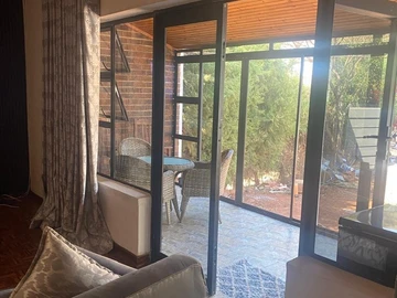 3 Bedroom Flat & Apartment