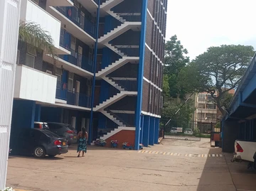 2 Bedroom Flat & Apartment