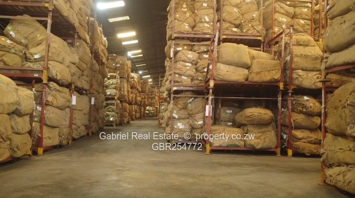 Conveniently located Warehouse & Factory along Glenagles road.