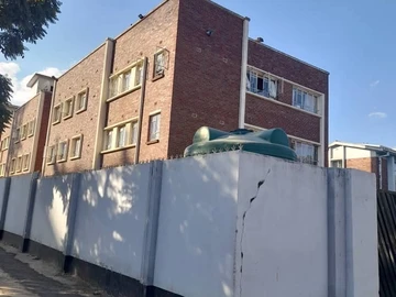 3 Bedroom Flat & Apartment