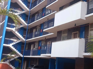 2 Bedroom Flat & Apartment