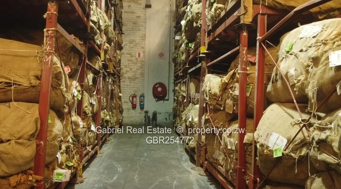 Conveniently located Warehouse & Factory along Glenagles road.