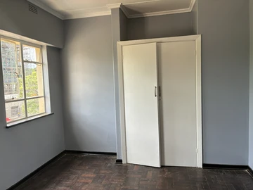 3 Bedroom Flat & Apartment