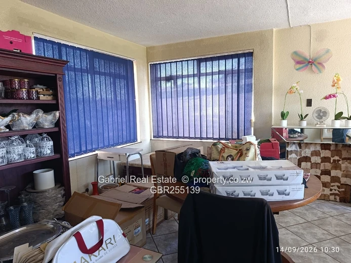 3-Bed Apartment in Harare CBD . Very ideal for  commercial and residential use.  