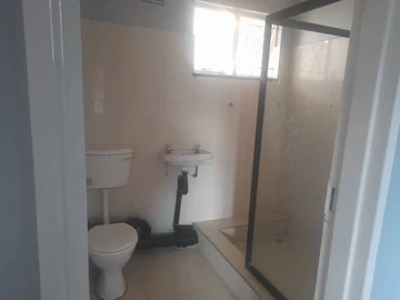 2 Bedroom Flat & Apartment