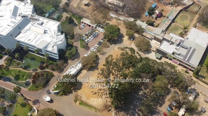 Conveniently located Warehouse & Factory along Glenagles road.