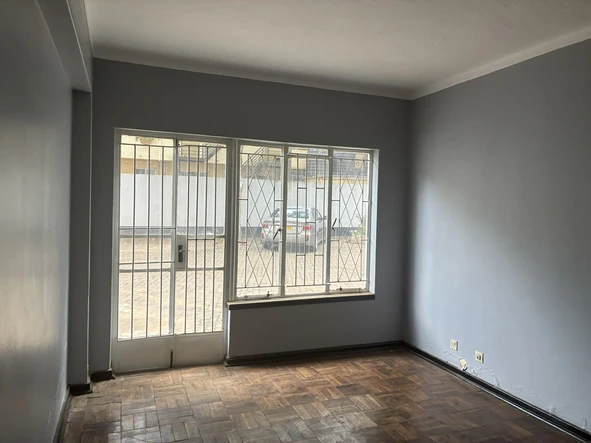Flat & Apartment