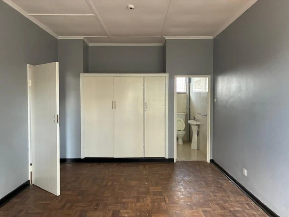 Flat & Apartment