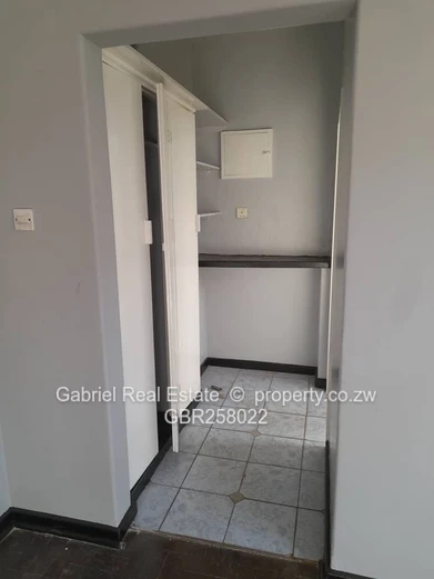 Flat To Let