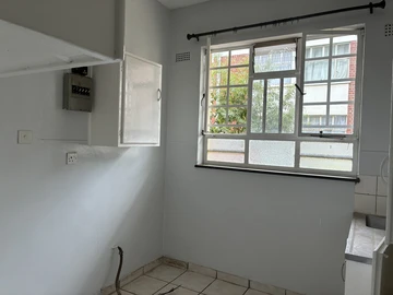 3 Bedroom Flat & Apartment